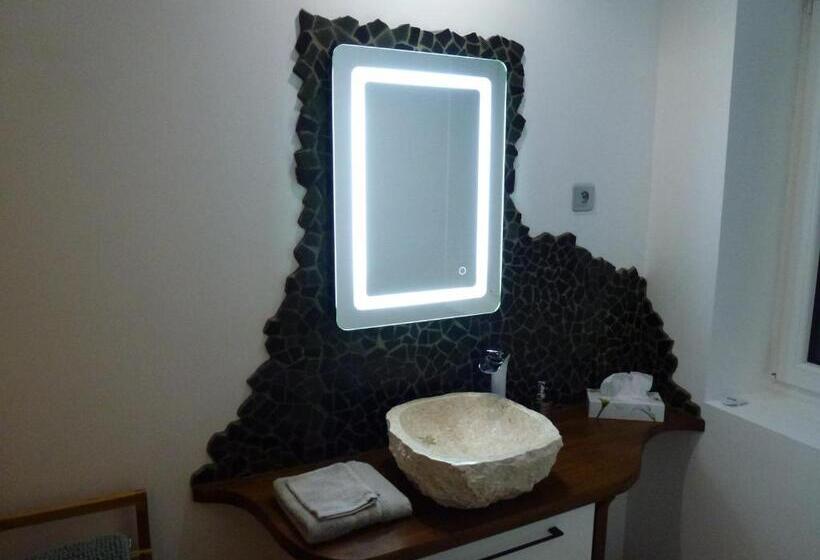 ベッドアンドブレックファースト L Armonia