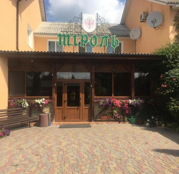 בית מלון כפרי готель гайсин «тіроль»