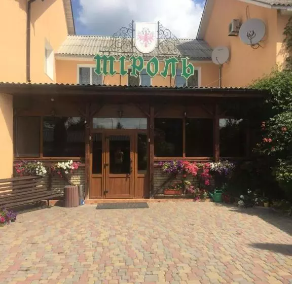 Hotelli готель гайсин «тіроль»