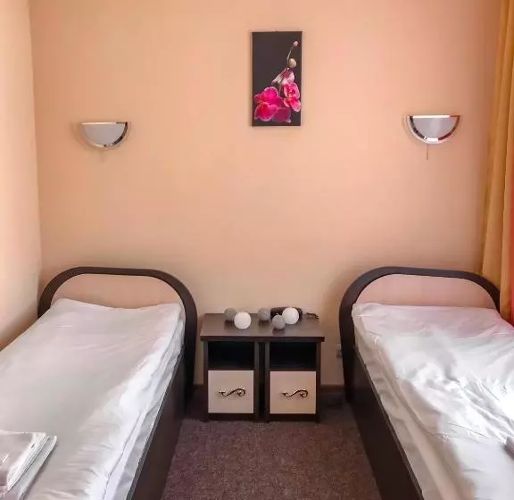 ホテル орхідея