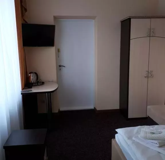 ホテル орхідея