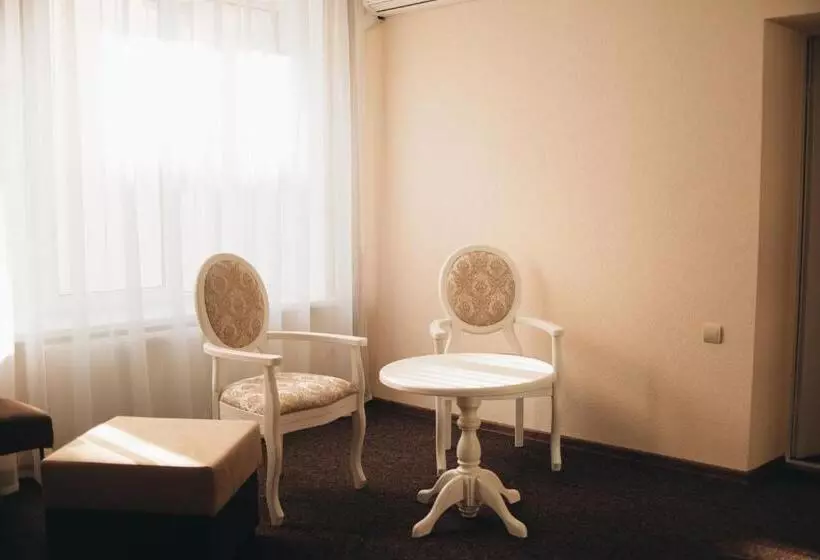 ホテル орхідея