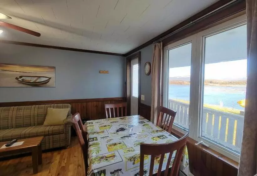 ホテル Codroy Valley Cottage Country