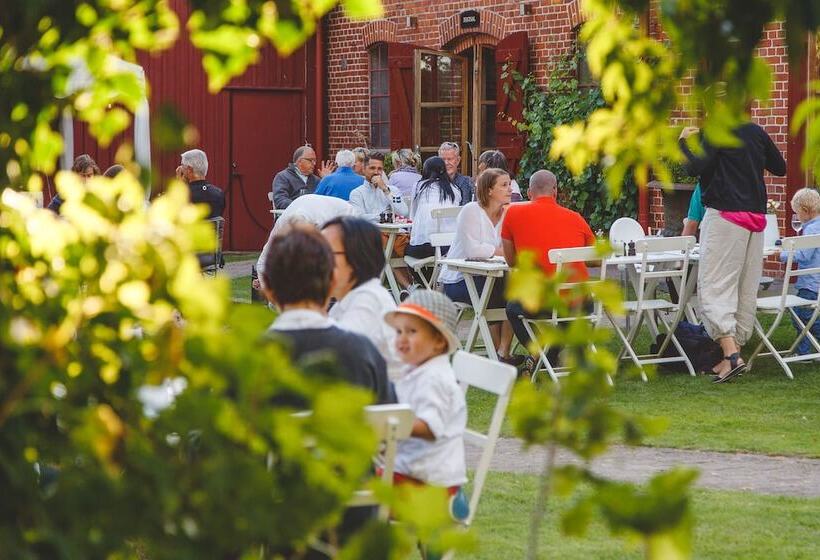 فندق Flädie Mat & Vingård