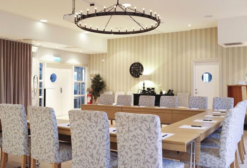 فندق Flädie Mat & Vingård