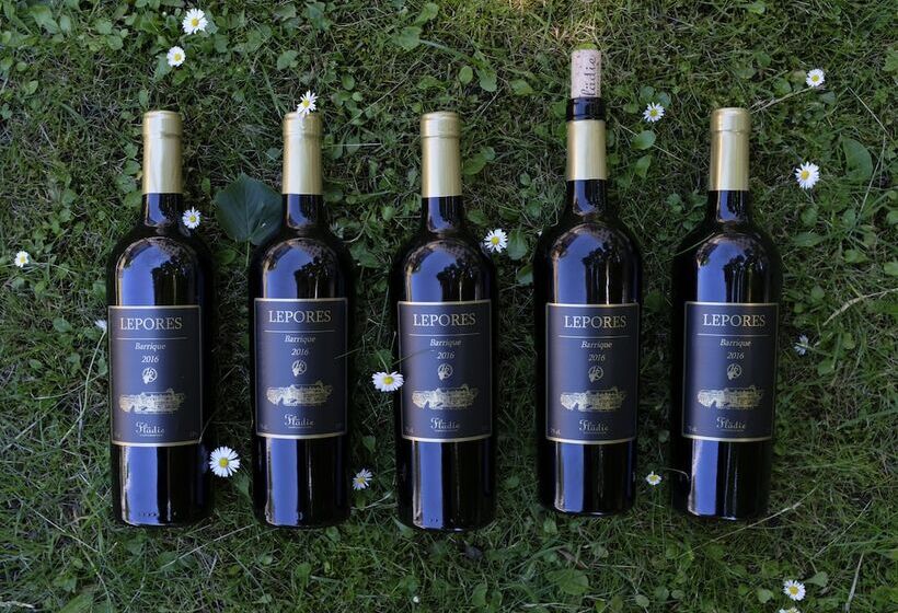 فندق Flädie Mat & Vingård