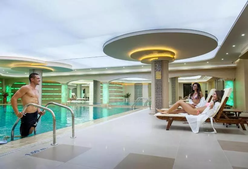 Hotelli Mantar Spa