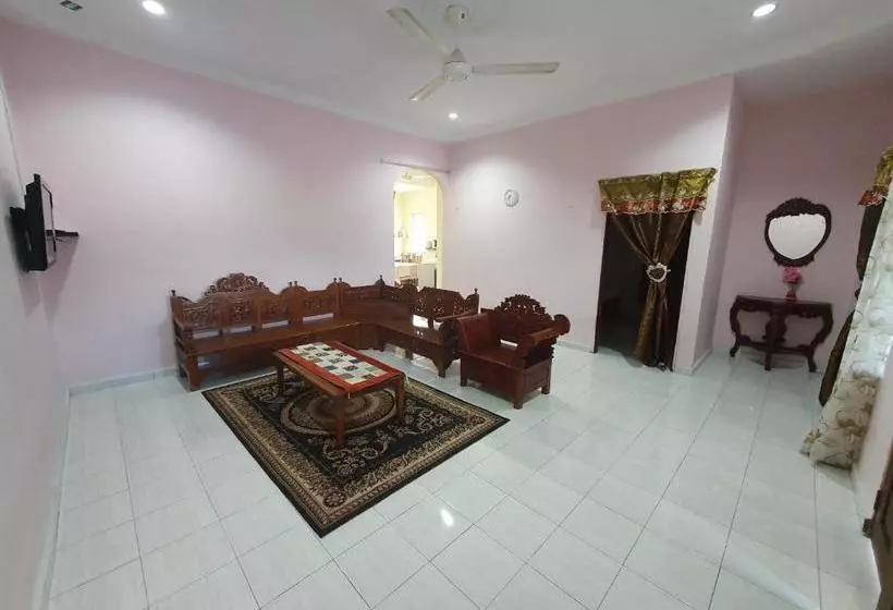 ホテル Oyo 90304 Persada Hasra Homestay