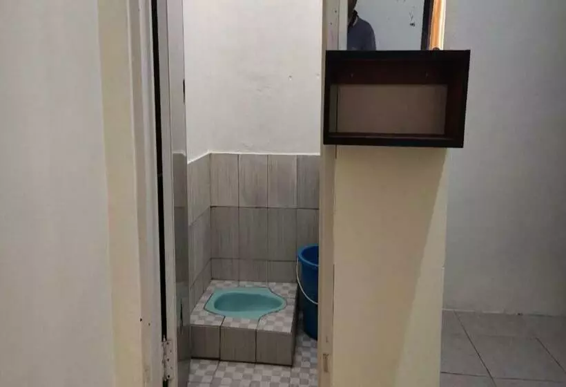 Hotelli Spot On 90597 Pondok Novira