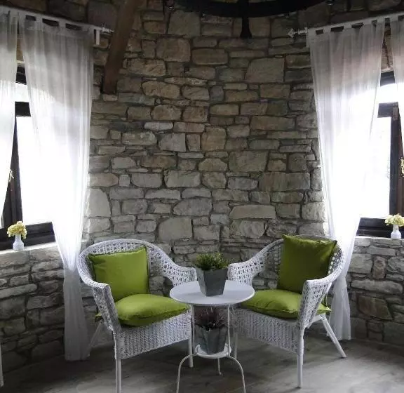 Hotelli The Stone Castle Boutique