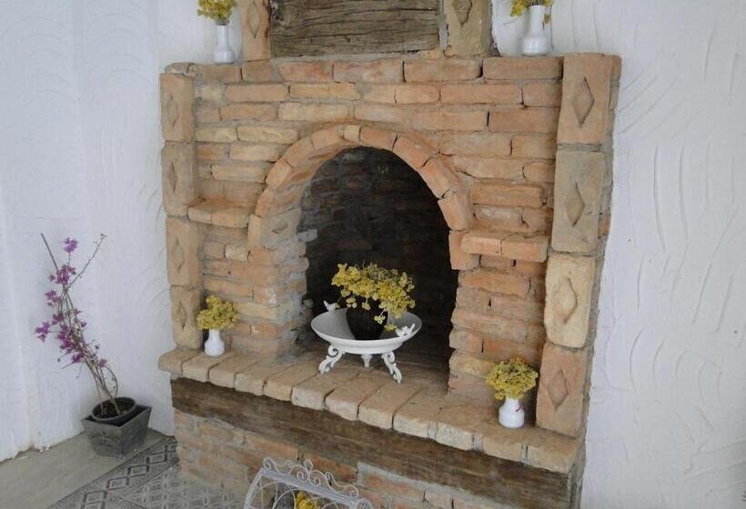 בית מלון כפרי The Stone Castle Boutique