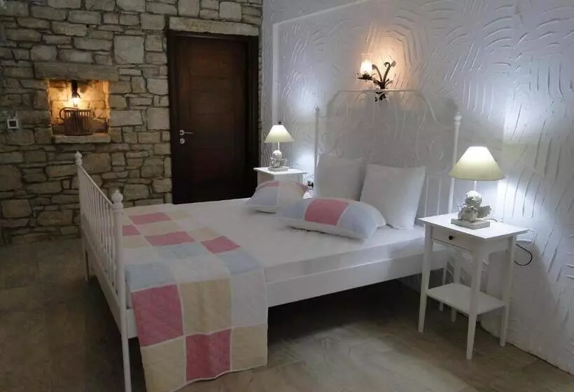 Hotelli The Stone Castle Boutique