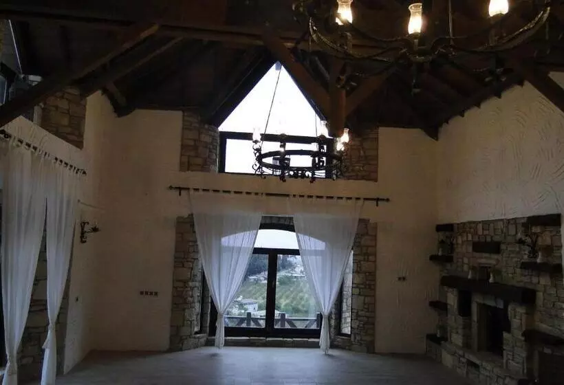 Hotelli The Stone Castle Boutique