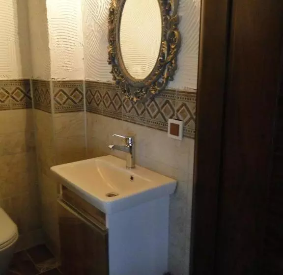 Hotelli The Stone Castle Boutique