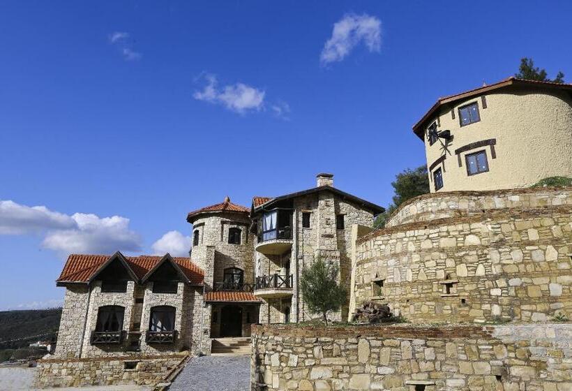 בית מלון כפרי The Stone Castle Boutique