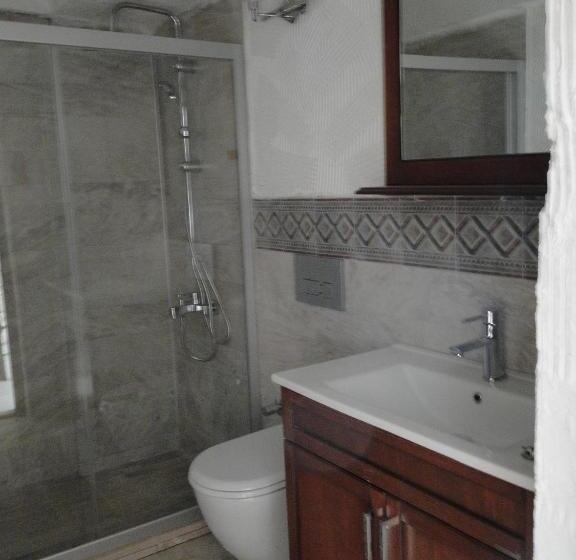 בית מלון כפרי The Stone Castle Boutique