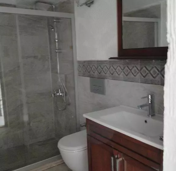 Hotelli The Stone Castle Boutique