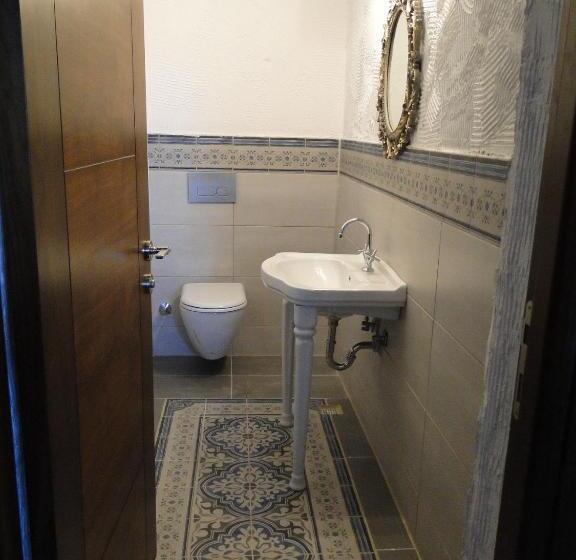 בית מלון כפרי The Stone Castle Boutique