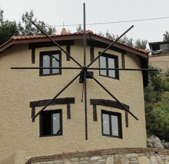 בית מלון כפרי The Stone Castle Boutique