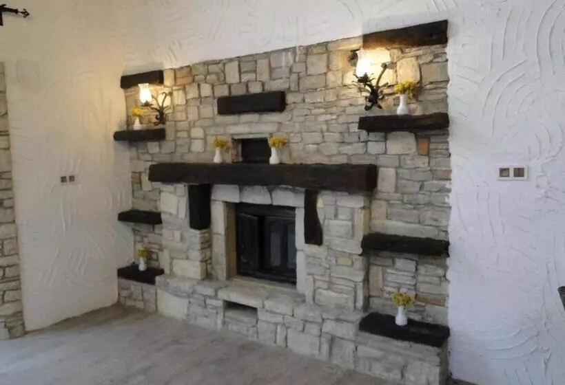 Hotelli The Stone Castle Boutique