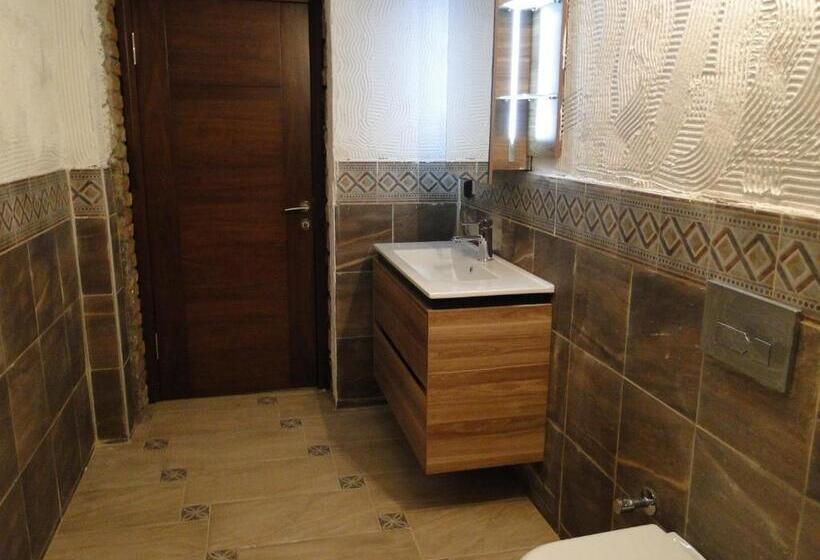 בית מלון כפרי The Stone Castle Boutique