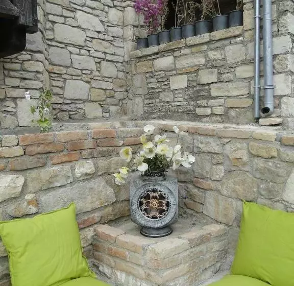 Hotelli The Stone Castle Boutique