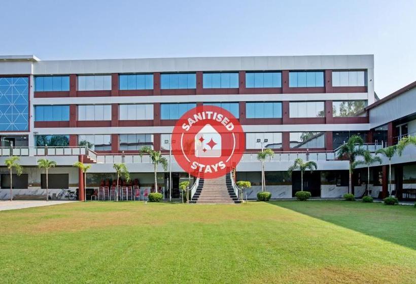 호텔 Vaccinated Staff Oyo 62241 Swastik Garden