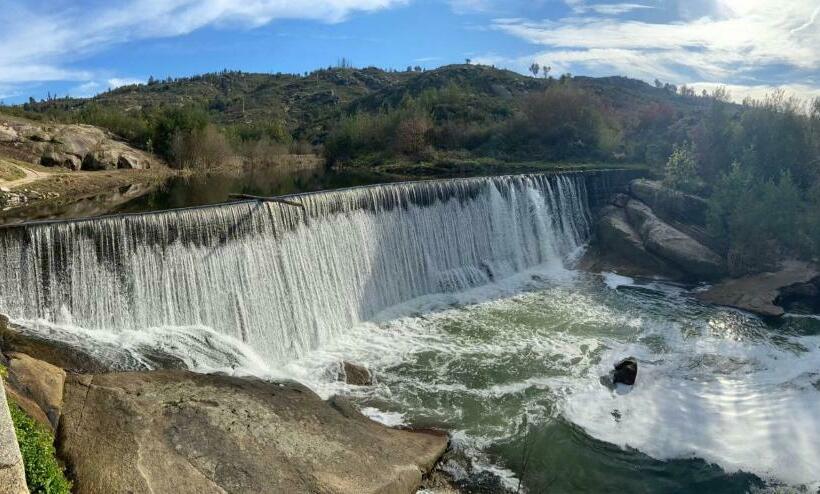 هتل Casas De Campo Villa D Almeida