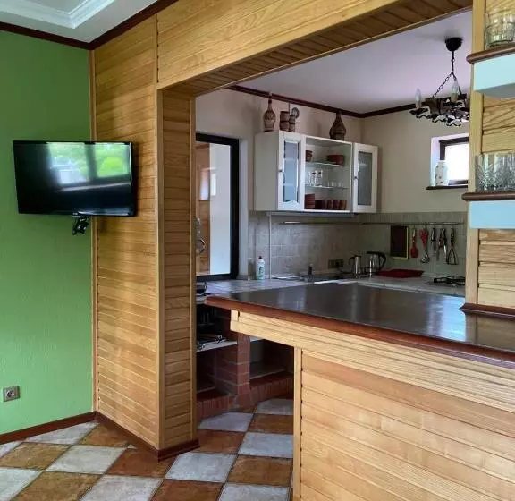 Majatalo приватний будинок для сімейного відпочинку з басейном і сауною