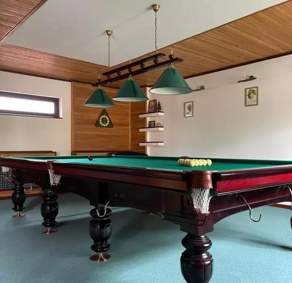 Majatalo приватний будинок для сімейного відпочинку з басейном і сауною