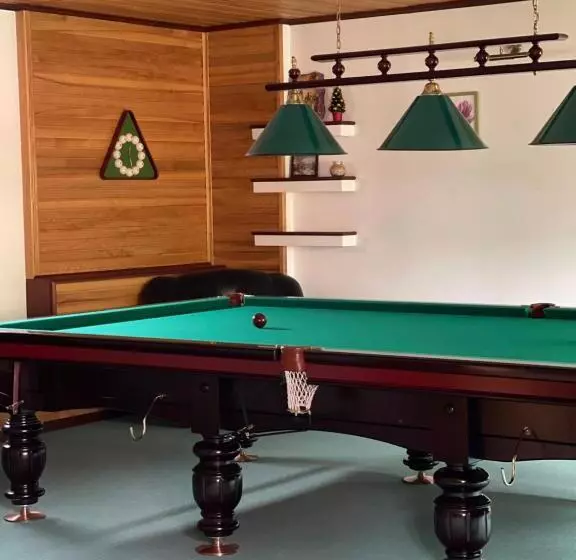 Majatalo приватний будинок для сімейного відпочинку з басейном і сауною