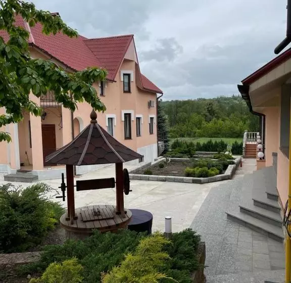 Majatalo приватний будинок для сімейного відпочинку з басейном і сауною