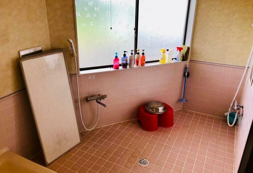 Pension (Hôtel basse catégorie) タカマス民宿