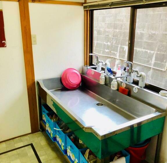 Pension (Hôtel basse catégorie) タカマス民宿