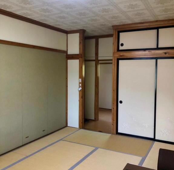 Pension (Hôtel basse catégorie) タカマス民宿