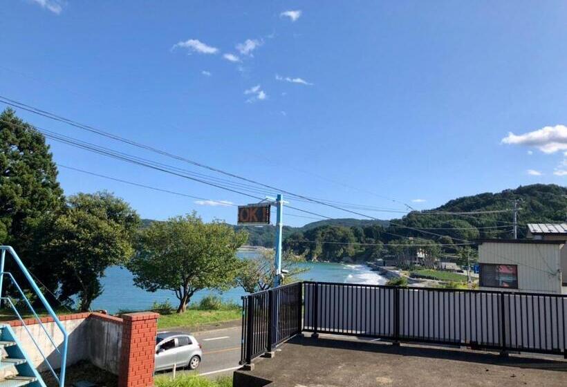 Pension (Hôtel basse catégorie) タカマス民宿