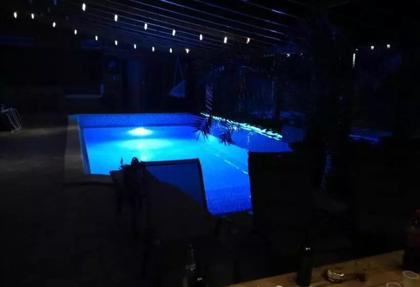 ペンション Dnt House & Spa