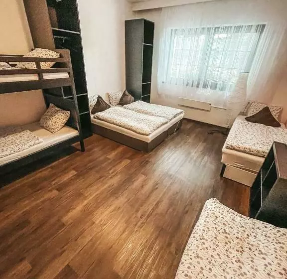 Majatalo Penzion Black Hole