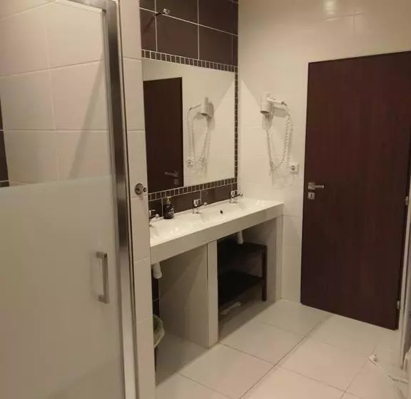 Majatalo Penzion Black Hole