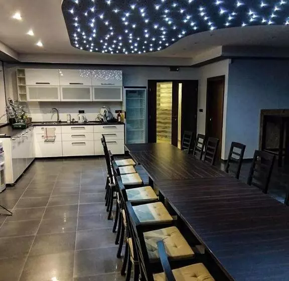 Majatalo Penzion Black Hole