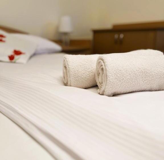 펜션 Raketa Residence, Restaurant &