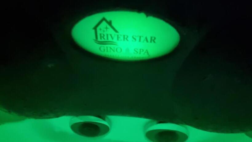 פנסיון River Star