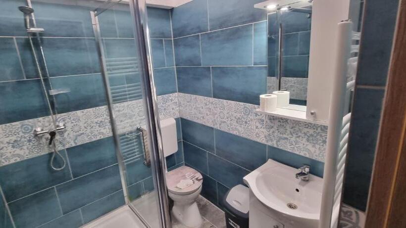 פנסיון River Star