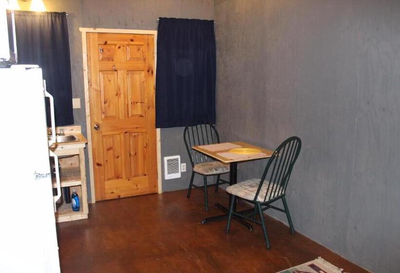 Woodlands Fishin Resort