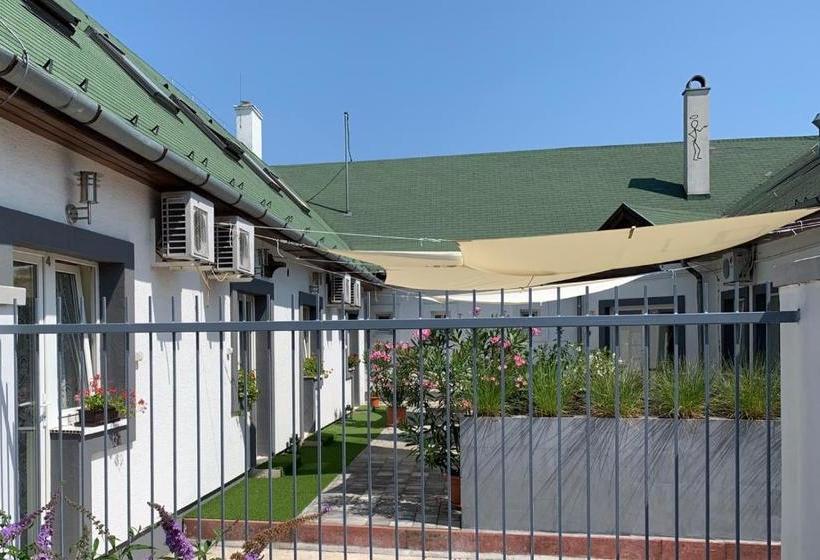 Общежитие Miller S Inn Panzió és étterem