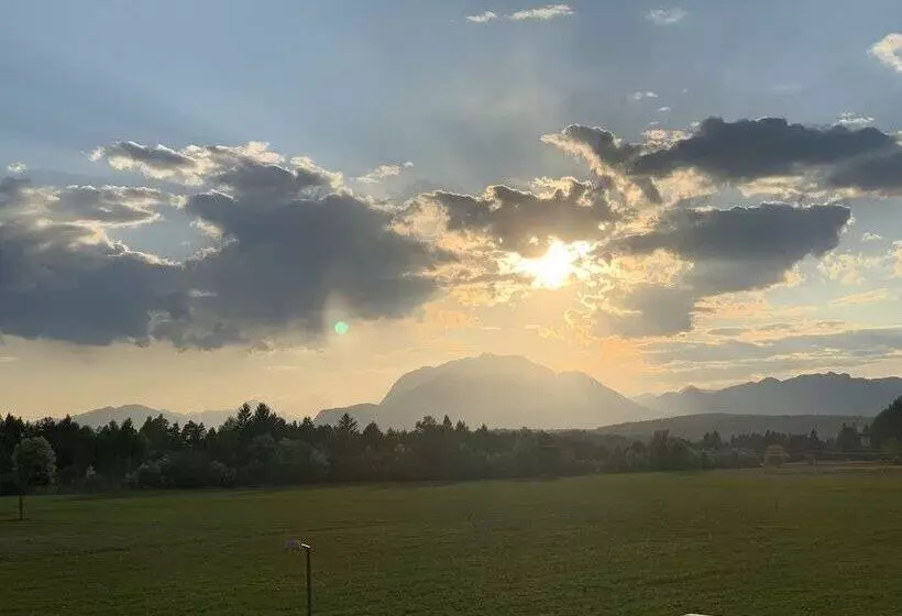 Aamiaismajoitus (B&B) Bergbude