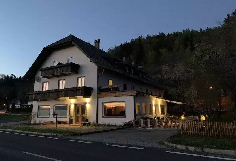 Aamiaismajoitus (B&B) Bergbude