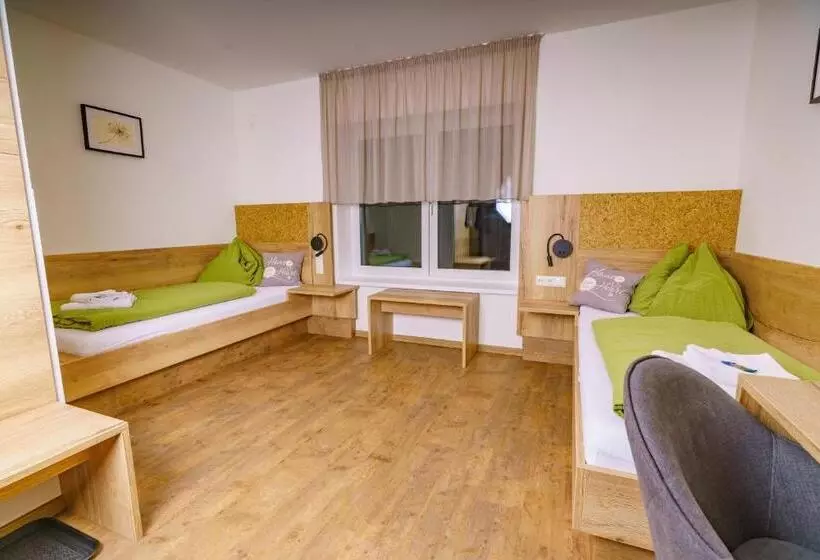 Aamiaismajoitus (B&B) Gästehaus Weitblick