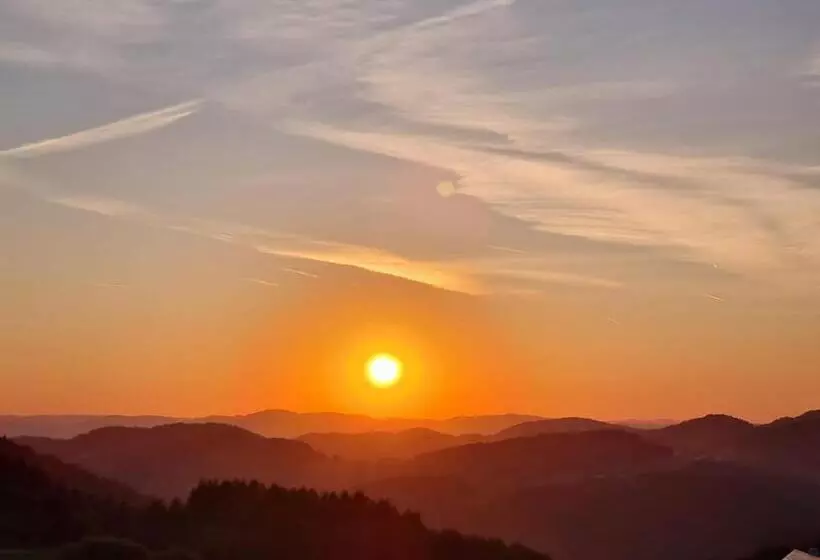 Aamiaismajoitus (B&B) Gästehaus Weitblick