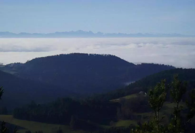 Aamiaismajoitus (B&B) Gästehaus Weitblick